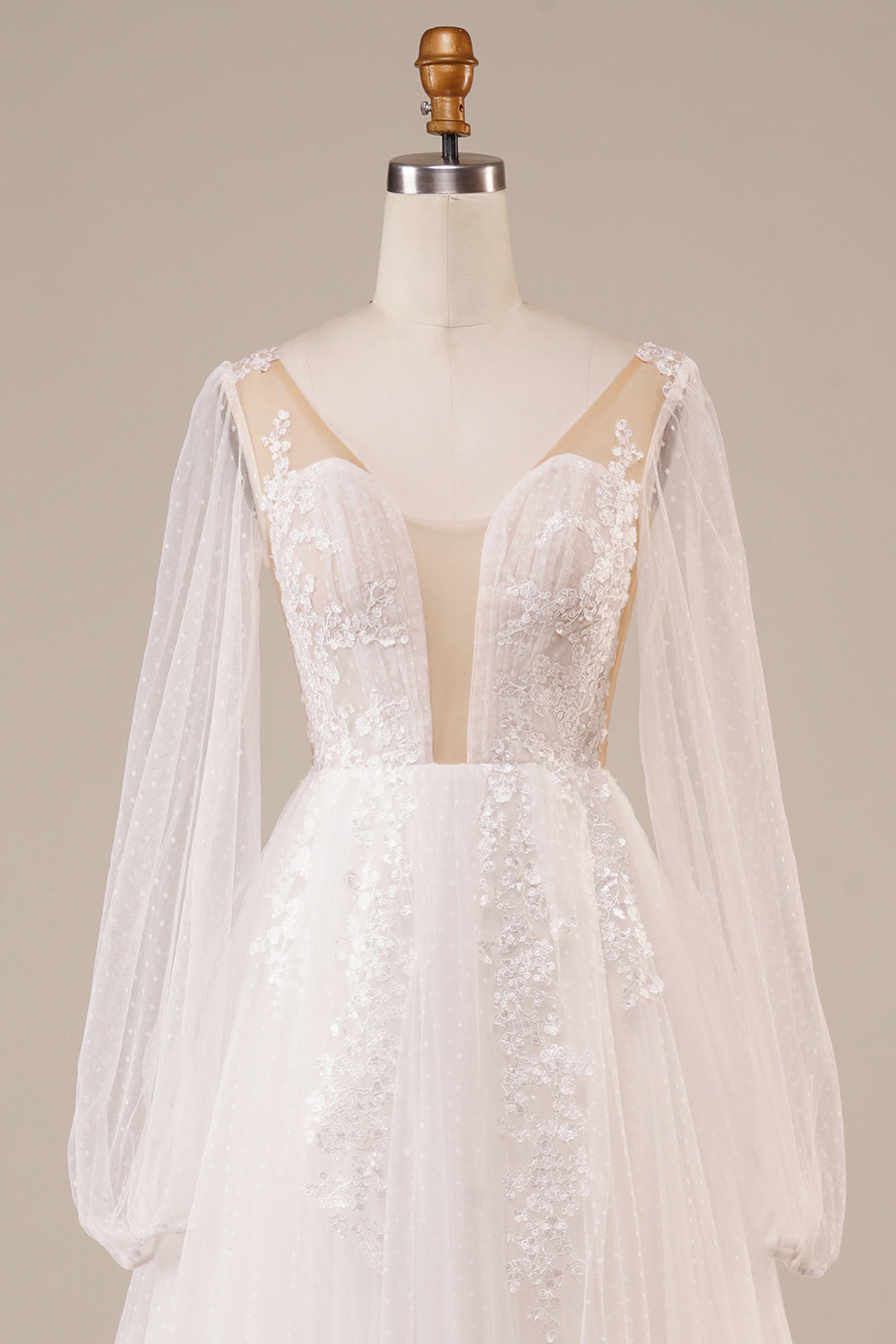 Robe de mariée ivoire à manches longues, dos ouvert et appliques