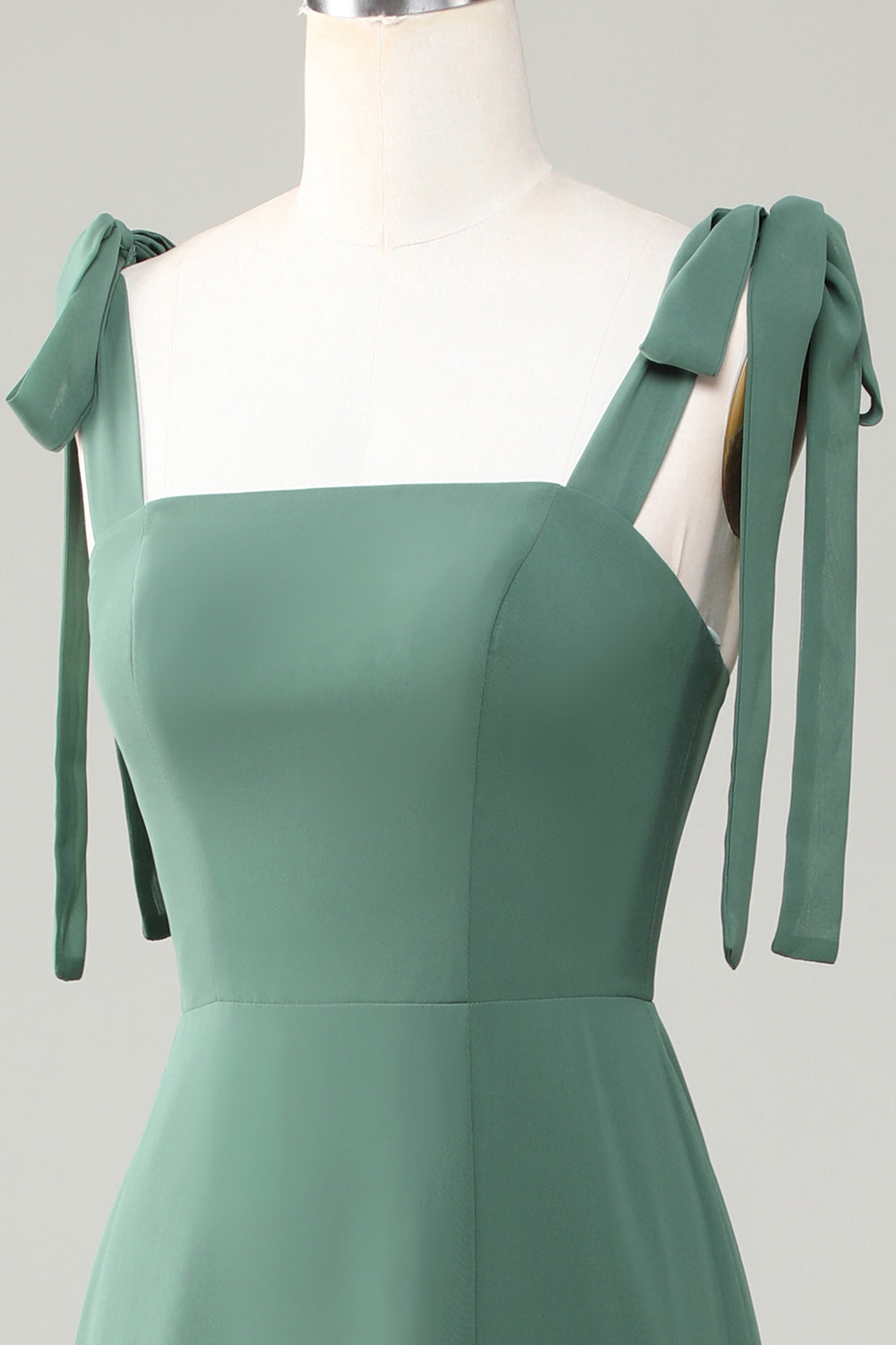 Robe de demoiselle d'honneur trapèze en eucalyptus à bretelles nouées et fente