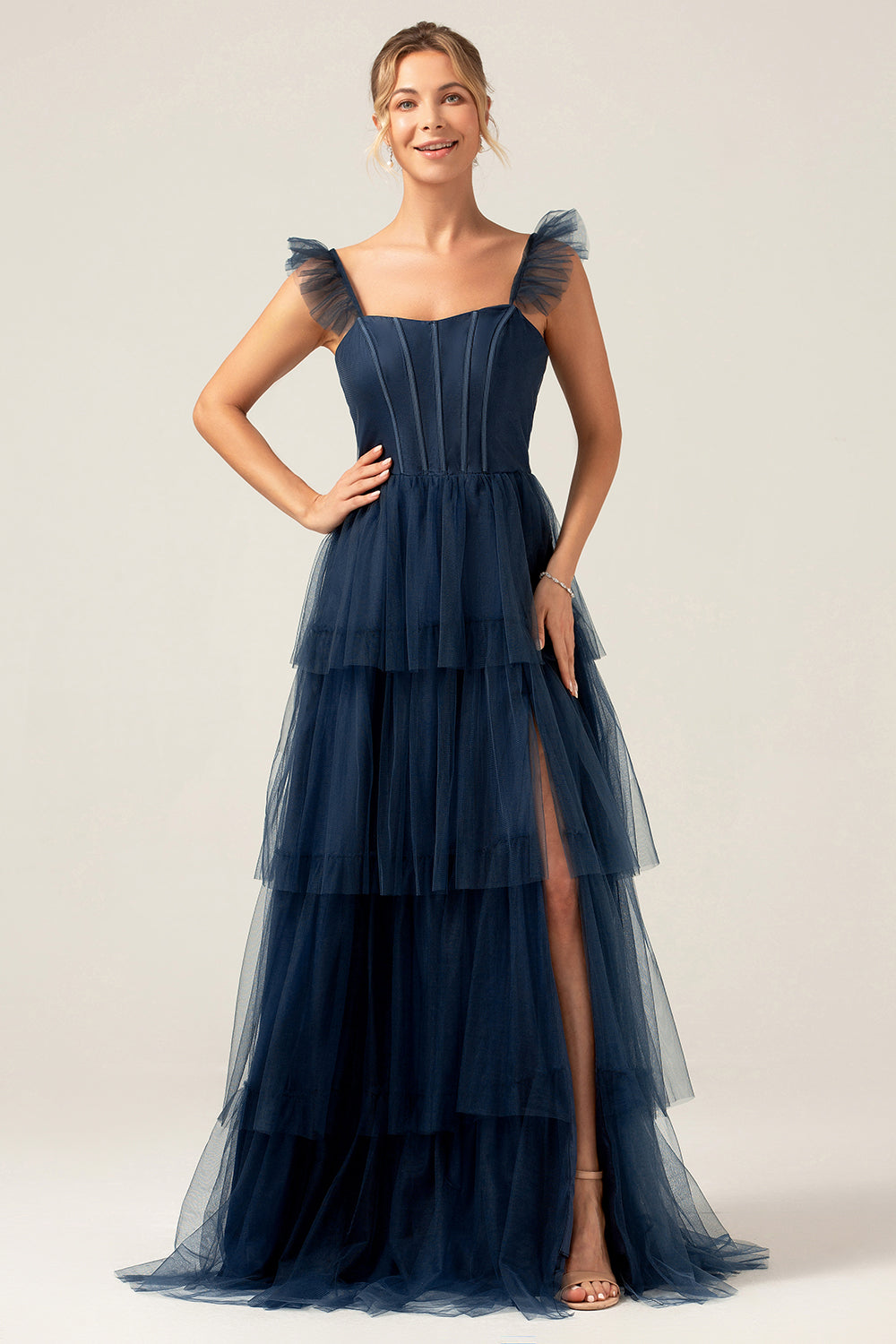 Robe de demoiselle d'honneur longue bleu marine trapèze à volants avec bretelles amovibles