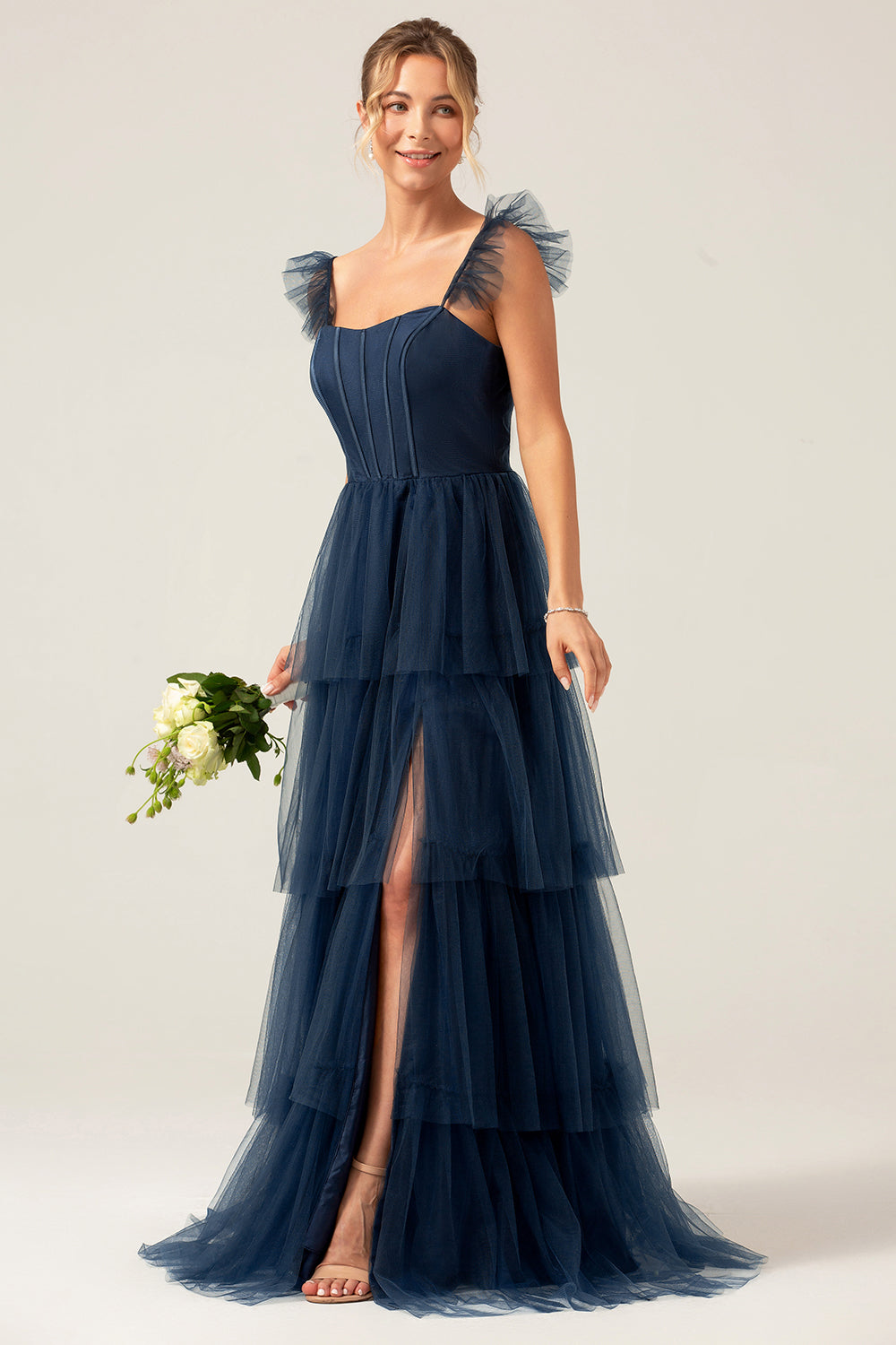 Robe longue de demoiselle d'honneur violette trapèze à volants avec bretelles amovibles