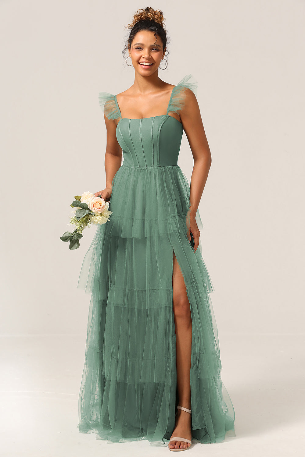 Robe de demoiselle d'honneur longue bleu marine trapèze à volants avec bretelles amovibles