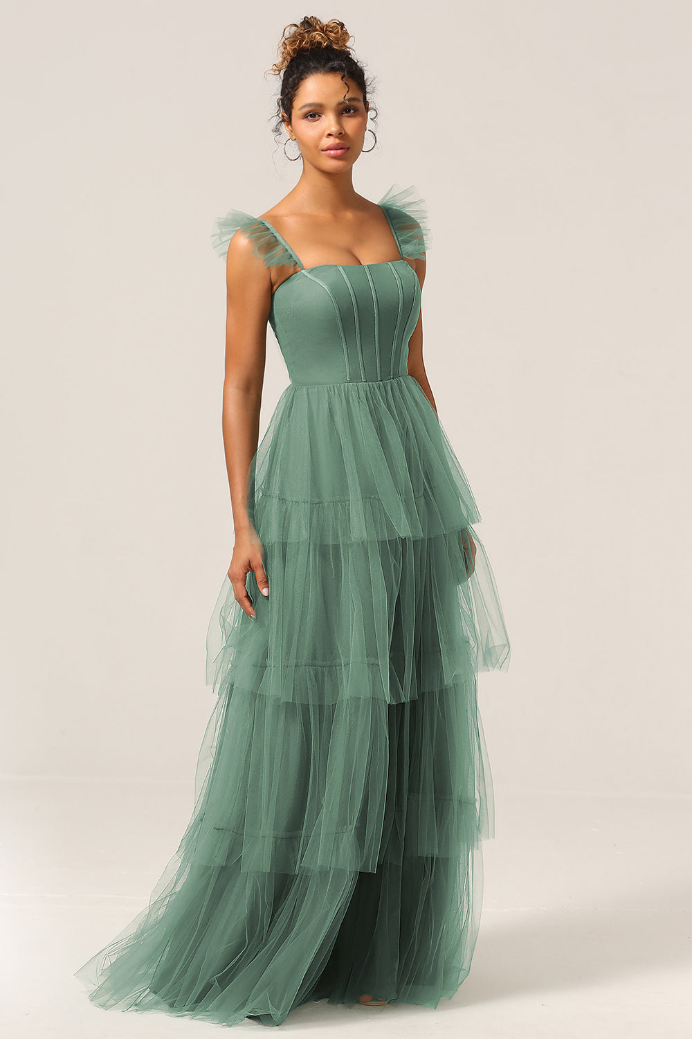 Robe longue de demoiselle d'honneur violette trapèze à volants avec bretelles amovibles