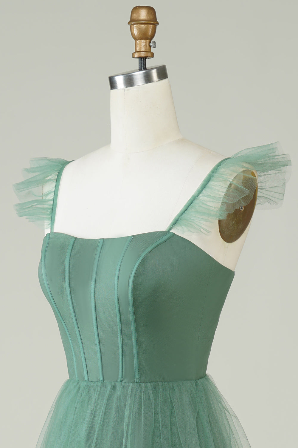 Robe de demoiselle d'honneur longue en tulle eucalyptus, coupe trapèze, à fines bretelles