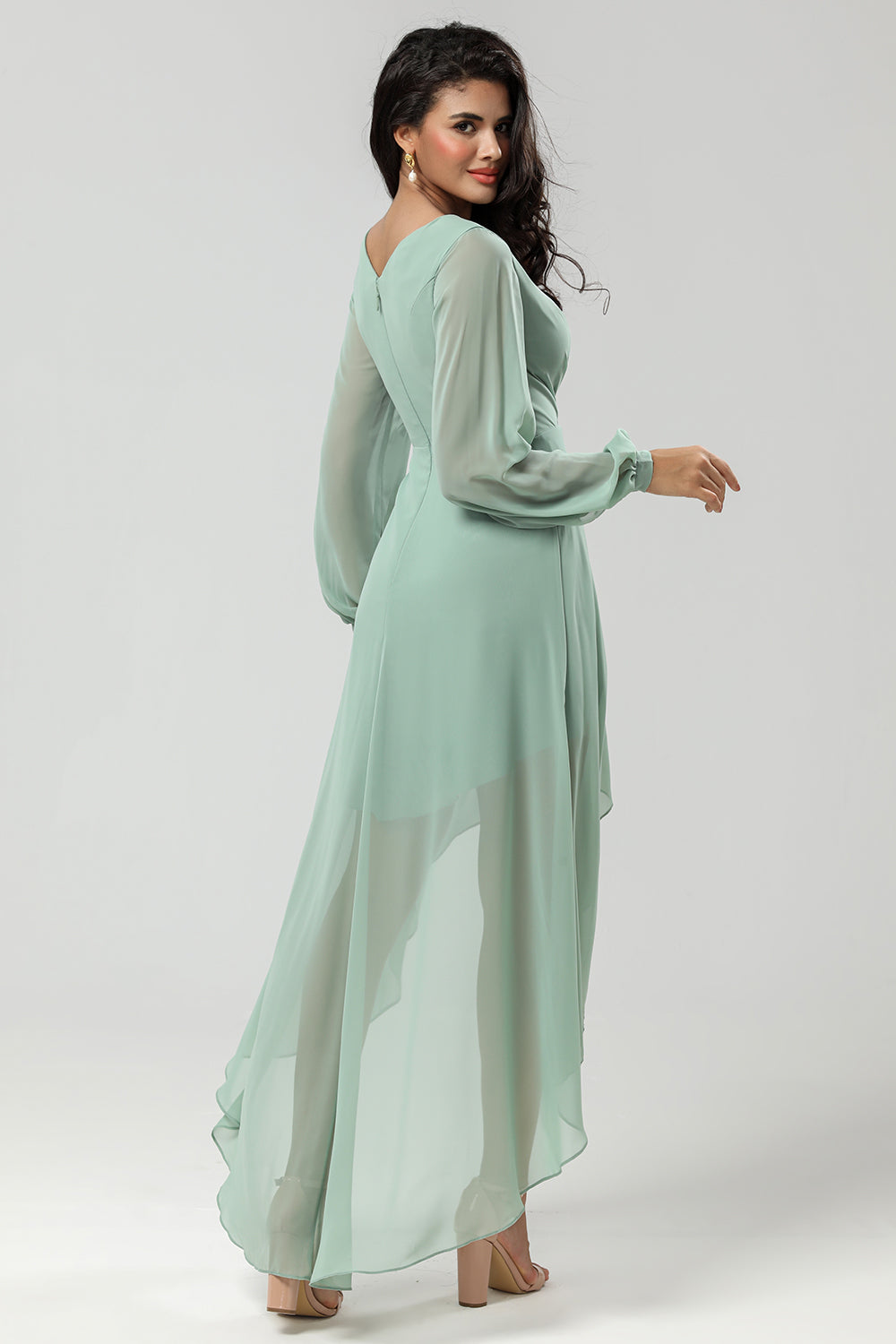 Robe de demoiselle d'honneur trapèze en mousseline asymétrique verte à manches longues