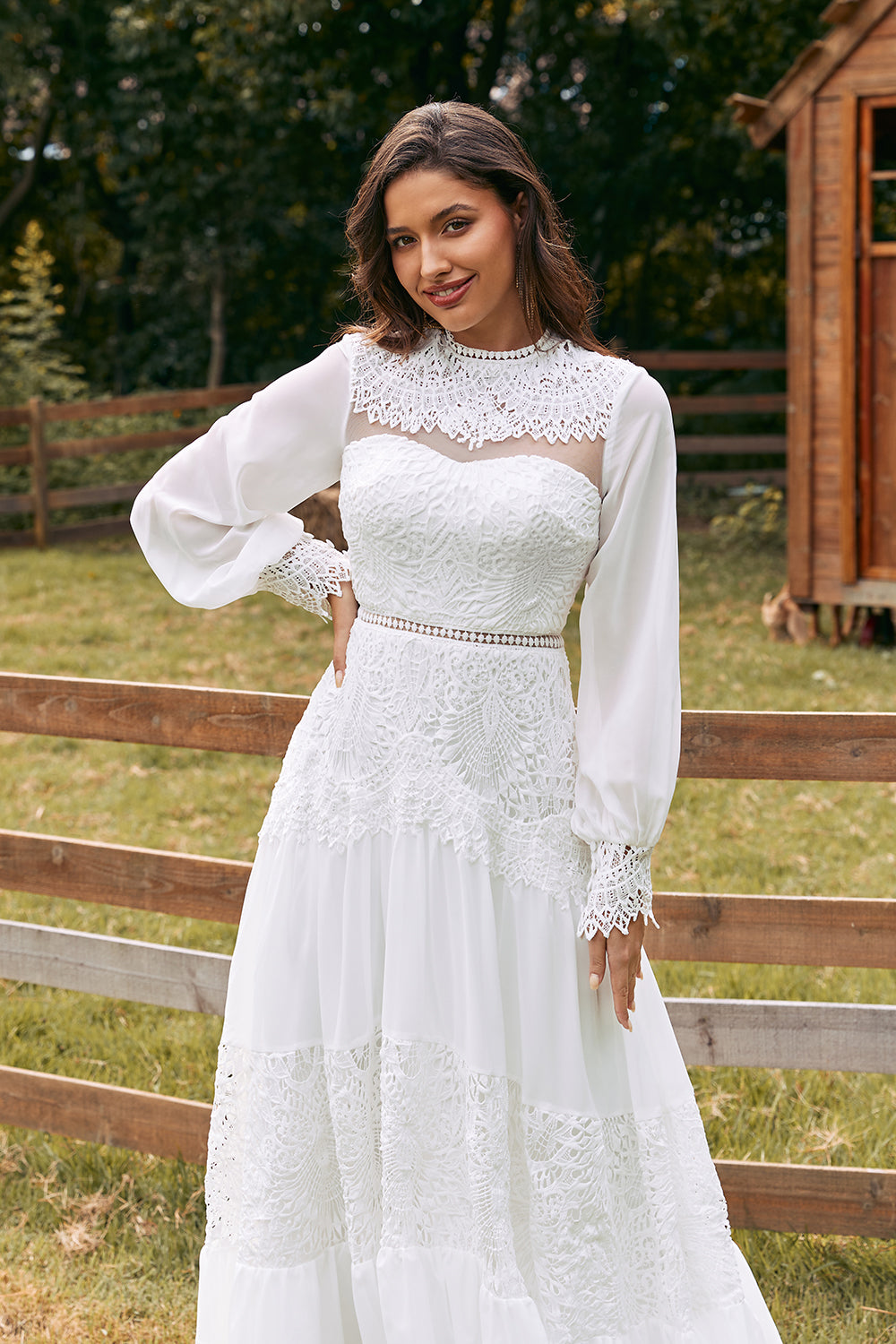 Robe de mariée bohème ivoire à manches longues en dentelle