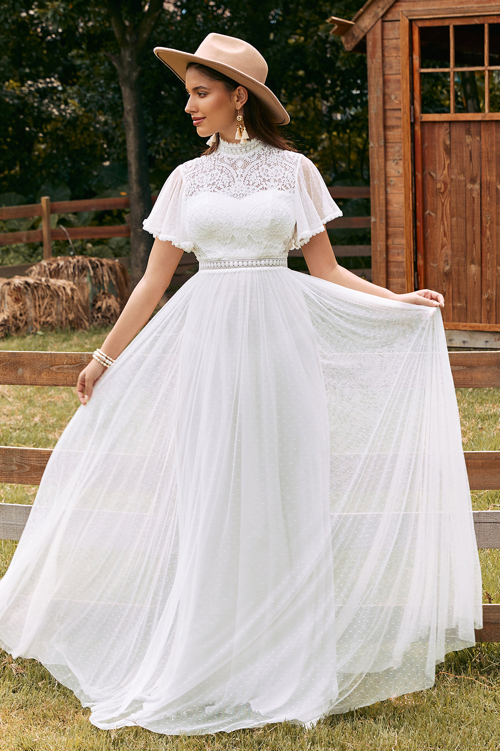 Robe de mariée bohème vintage en mousseline ivoire avec dentelle