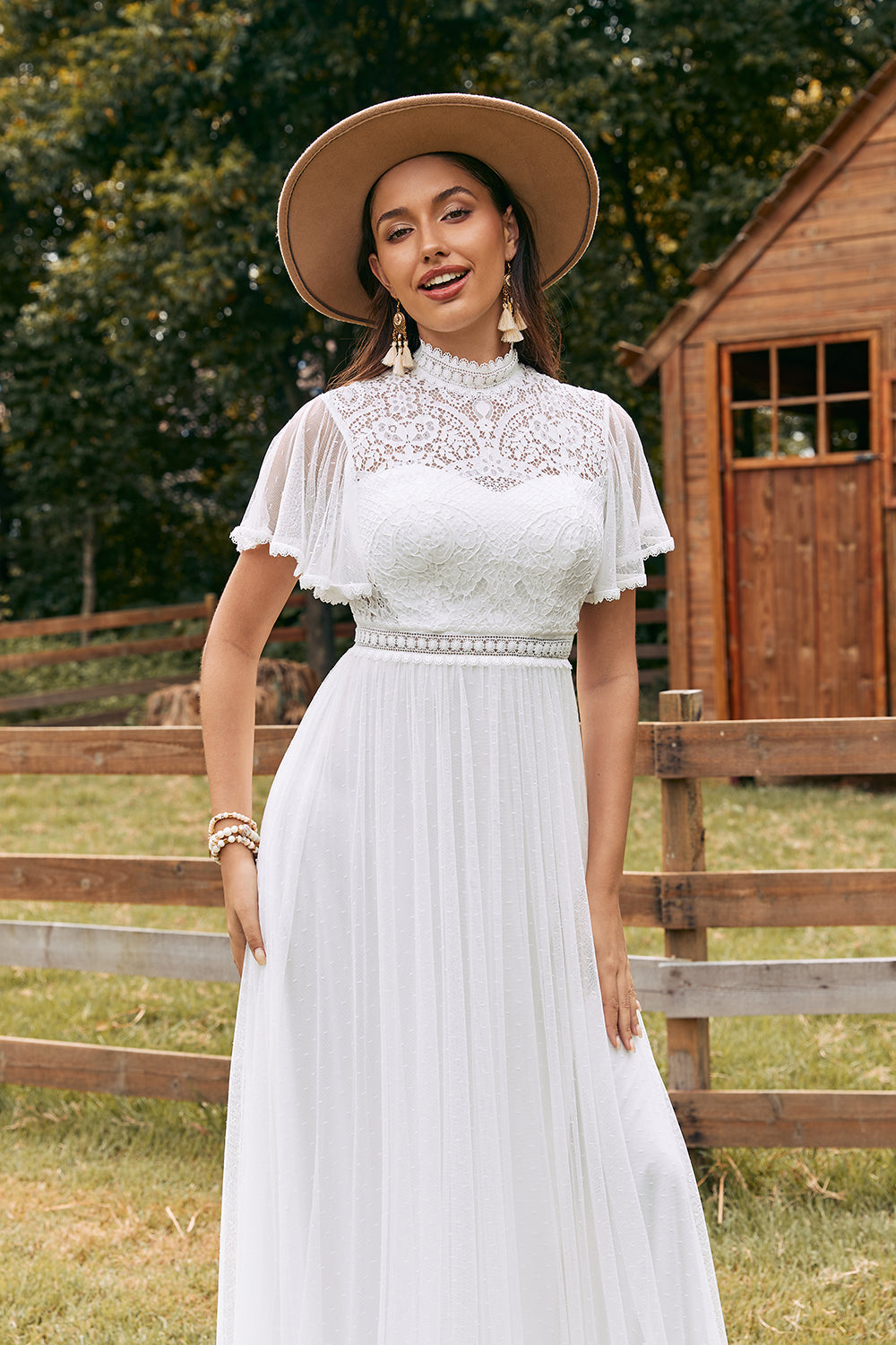 Robe de mariée bohème vintage en mousseline ivoire avec dentelle