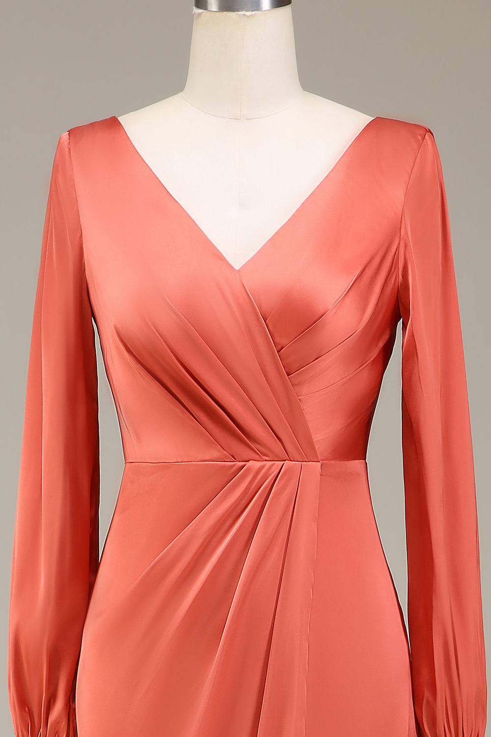 Robe de demoiselle d'honneur trapèze en satin terracotta avec col en V et fente