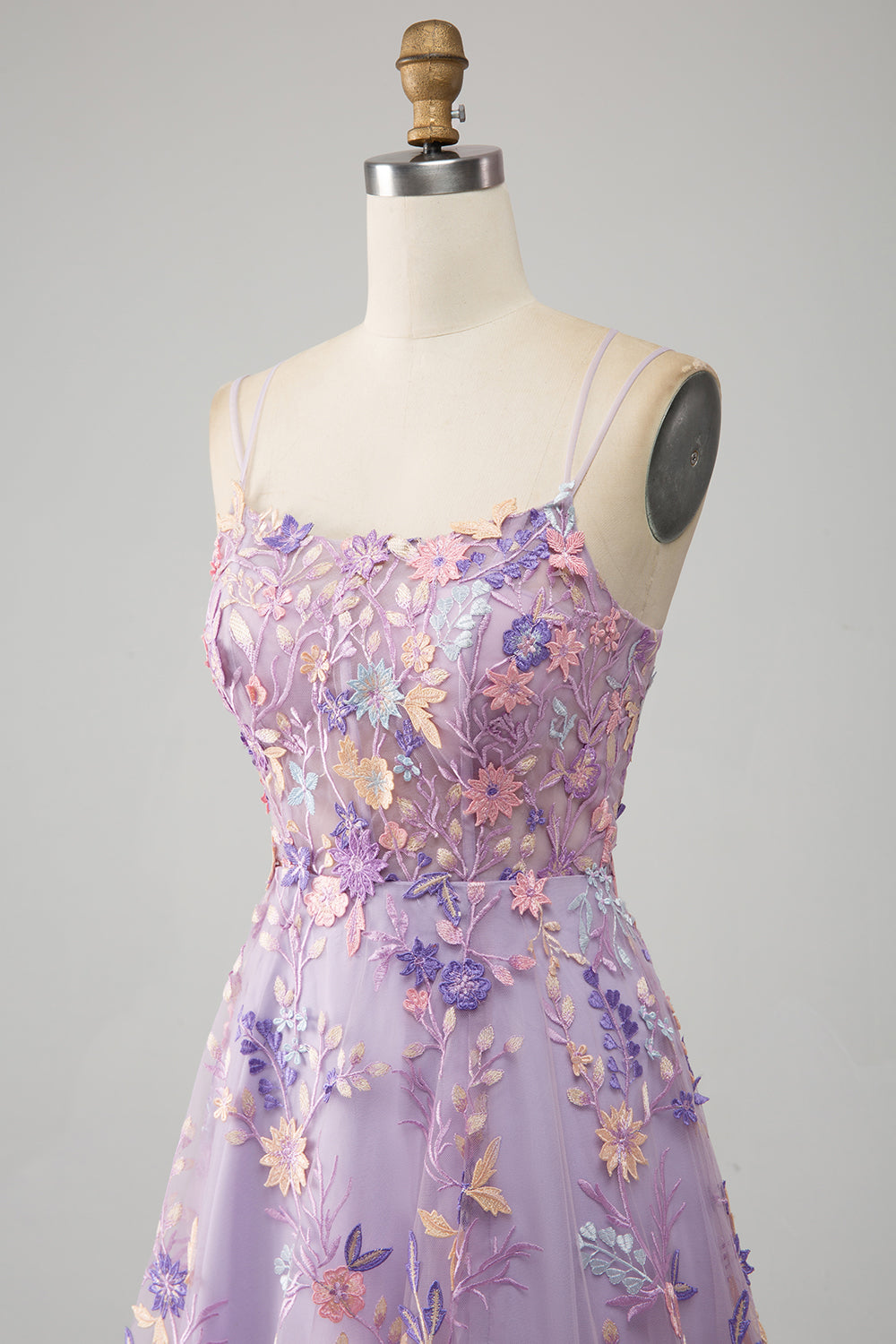 Robe de bal longue évasée mauve avec bretelles spaghetti et appliques