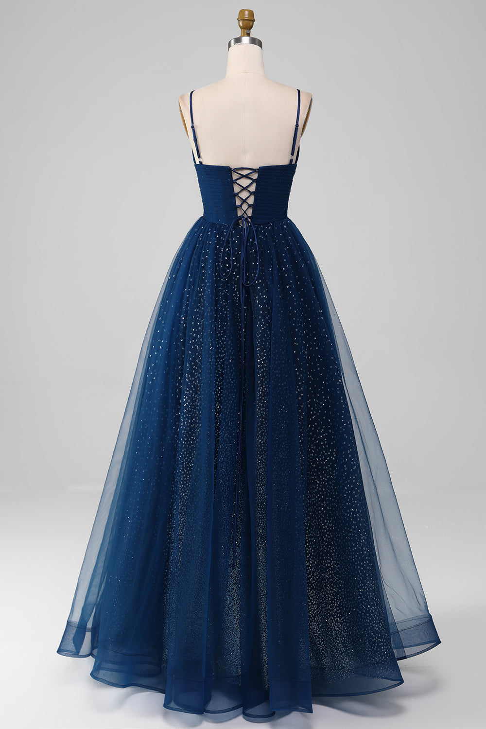 Robe de bal marine en tulle plissé avec perles, col en V et manches longues
