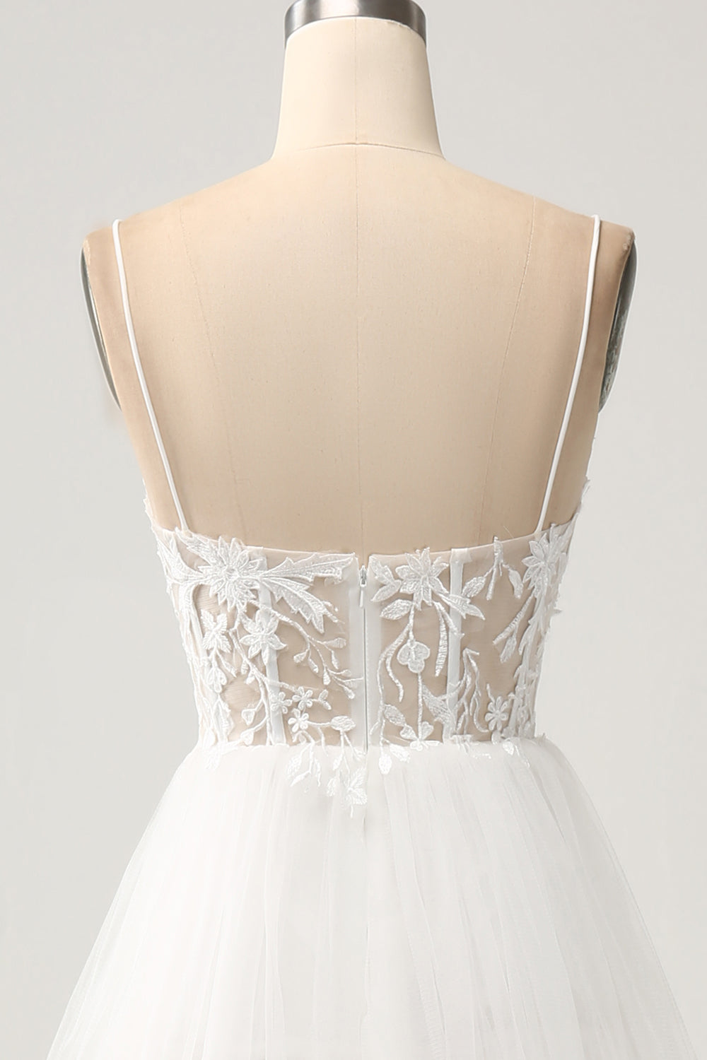Robe de mariée longue ivoire en tulle à corset, ligne A, traîne et fente