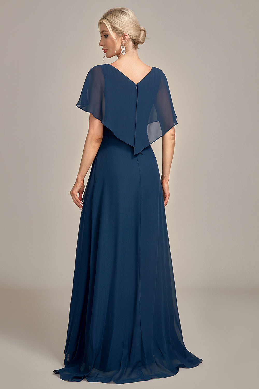 Robe asymétrique trapèze bleu marine avec perles et sequins pour mère de la mariée