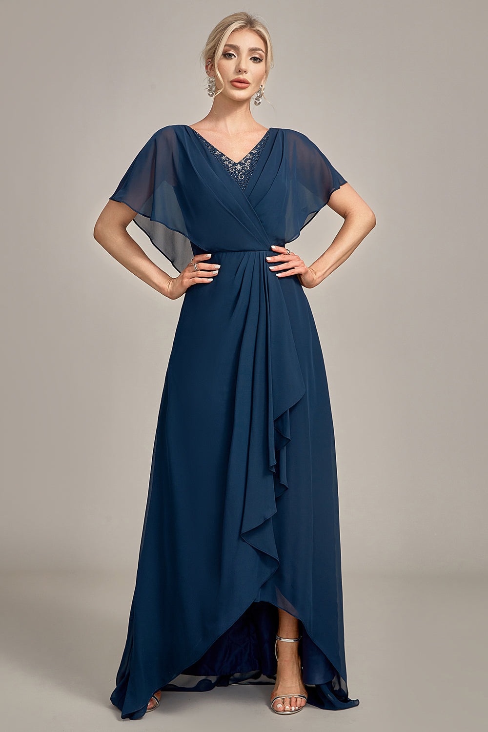 Robe asymétrique trapèze bleu marine avec perles et sequins pour mère de la mariée