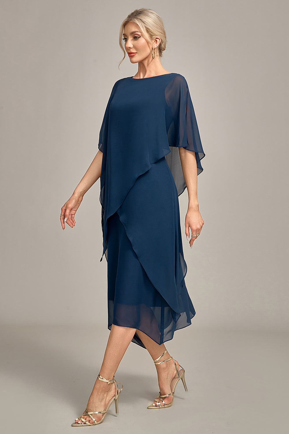Robe de mère de la mariée trapèze en mousseline de soie bleu marine à encolure dégagée