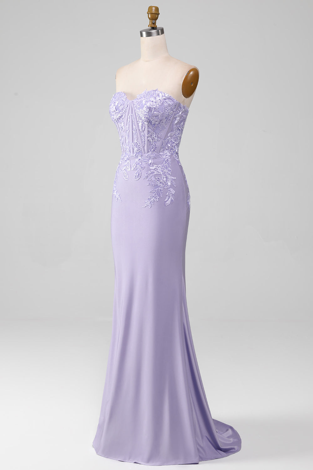 Robes de bal bustier fourreau lilas avec appliques en dentelle