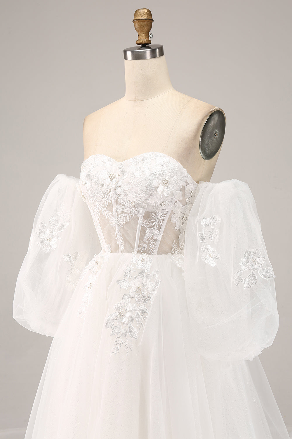 Robe de mariée bustier en tulle avec appliqués