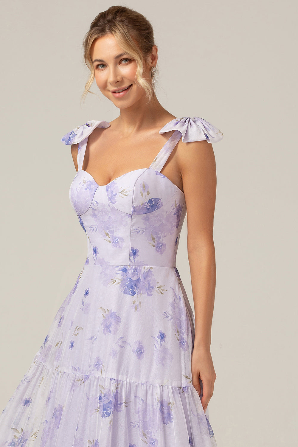 Robe longue de bal coupe trapèze à fleurs avec corset lilas