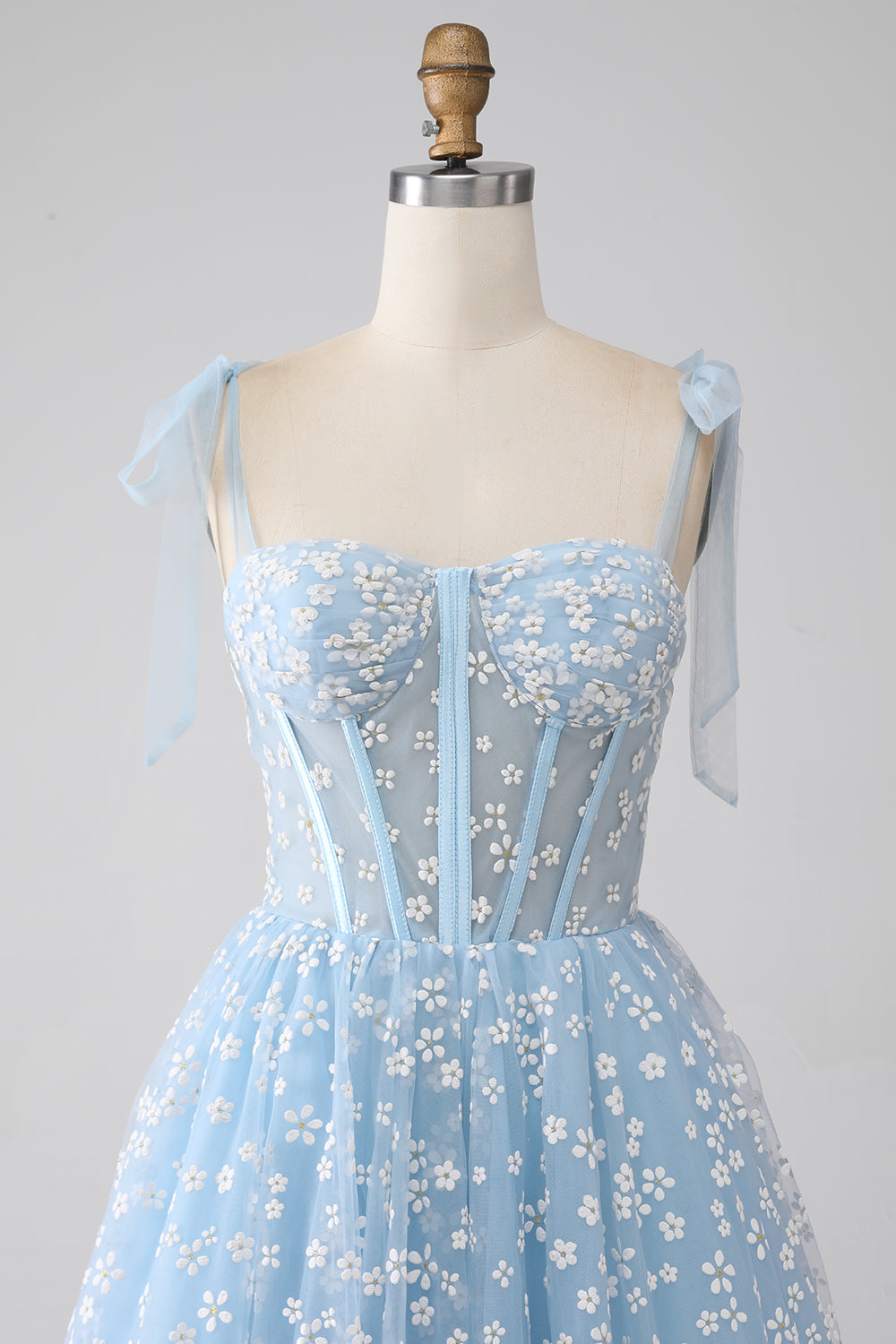 Robe de bal corset bleu ciel ligne A à fines bretelles