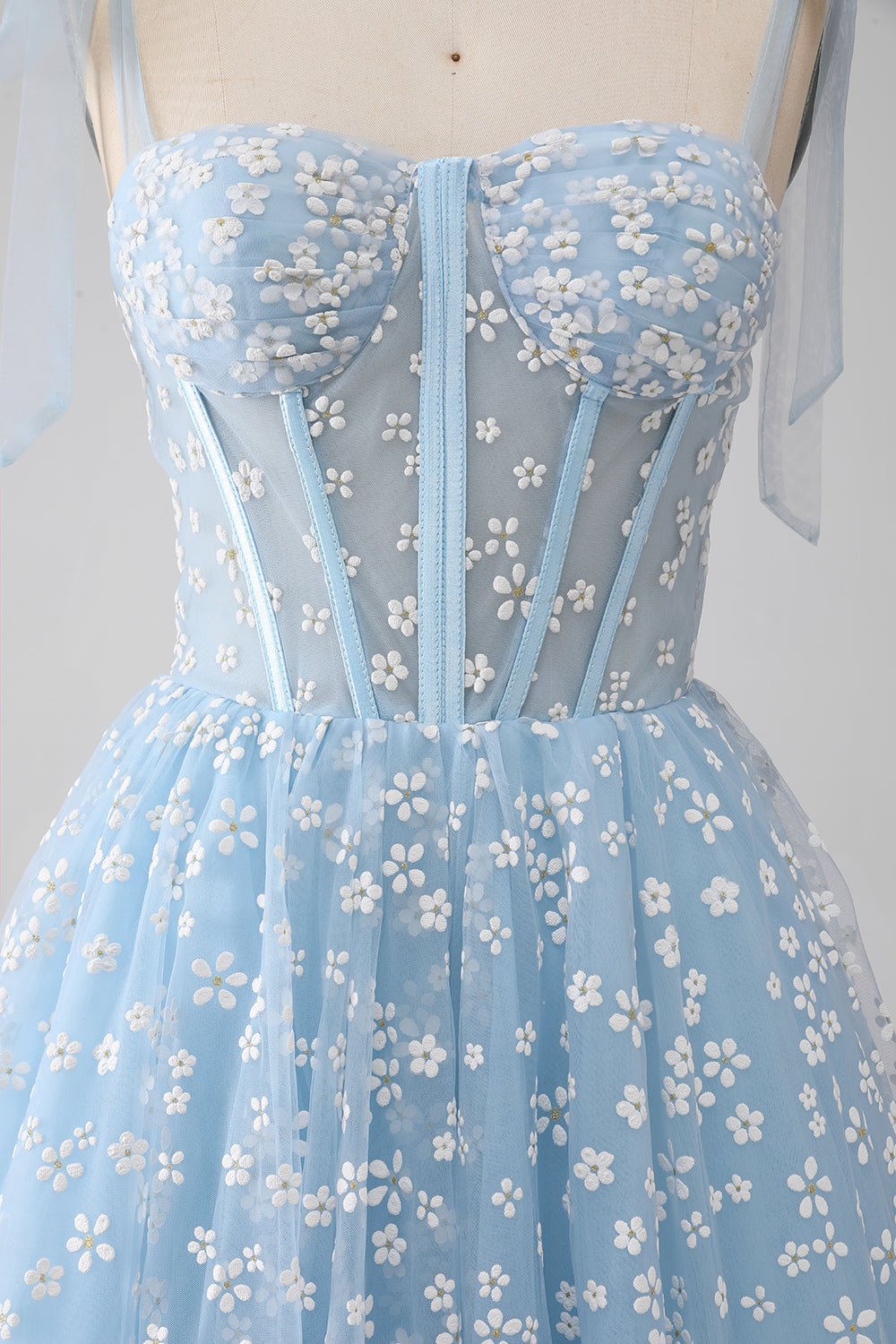 Robe de bal corset bleu ciel ligne A à fines bretelles