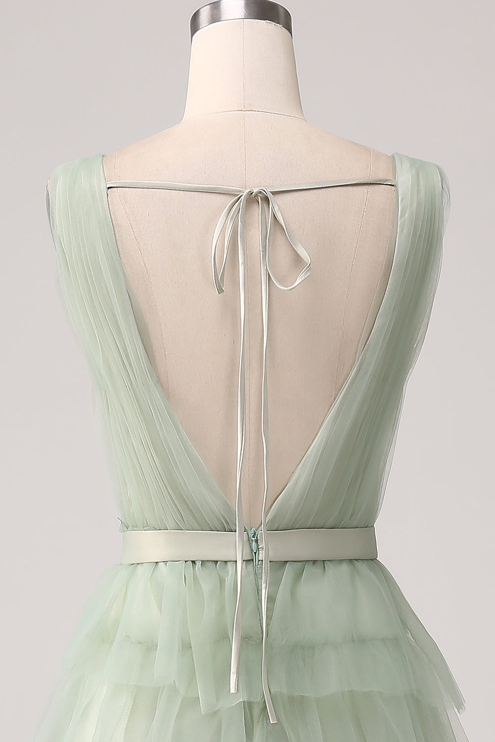 Robe de bal verte plissée à volants et fendue