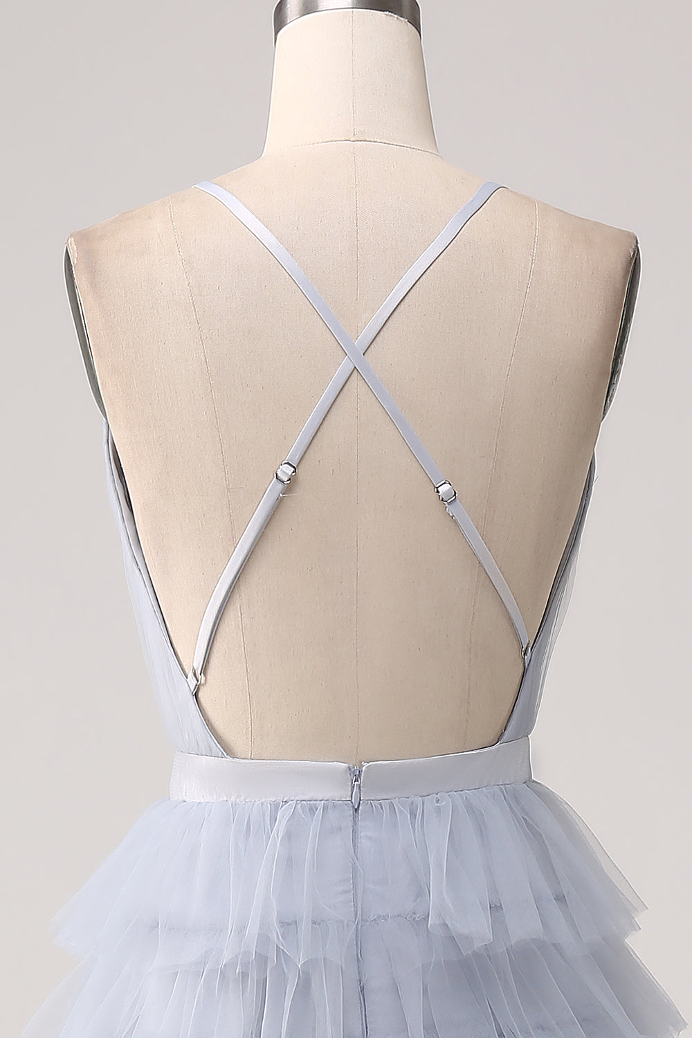 Robe de bal longue en tulle étagée ligne A dos nu bleu-gris