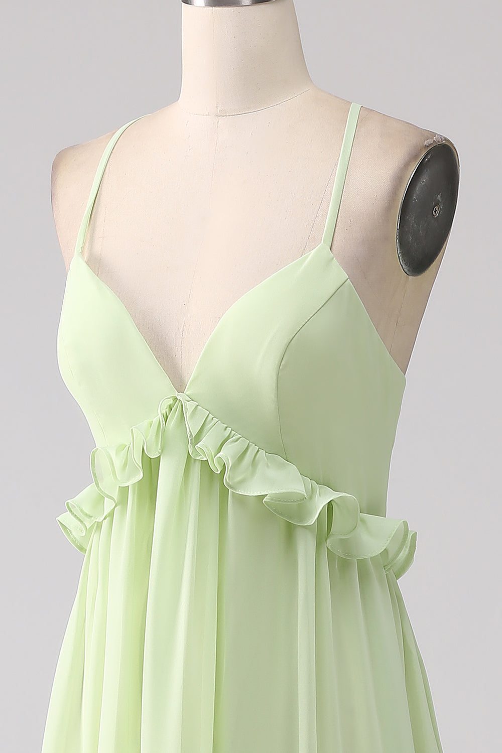 Robe de demoiselle d'honneur verte coupe trapèze à volants avec dos lacé