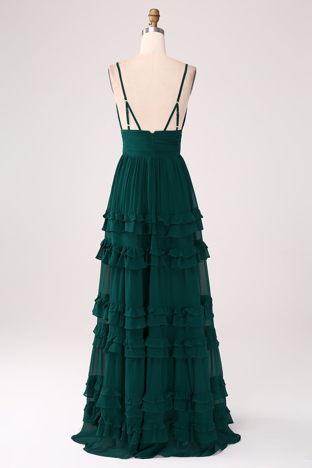 Robe de bal plissée à plusieurs niveaux avec fines bretelles