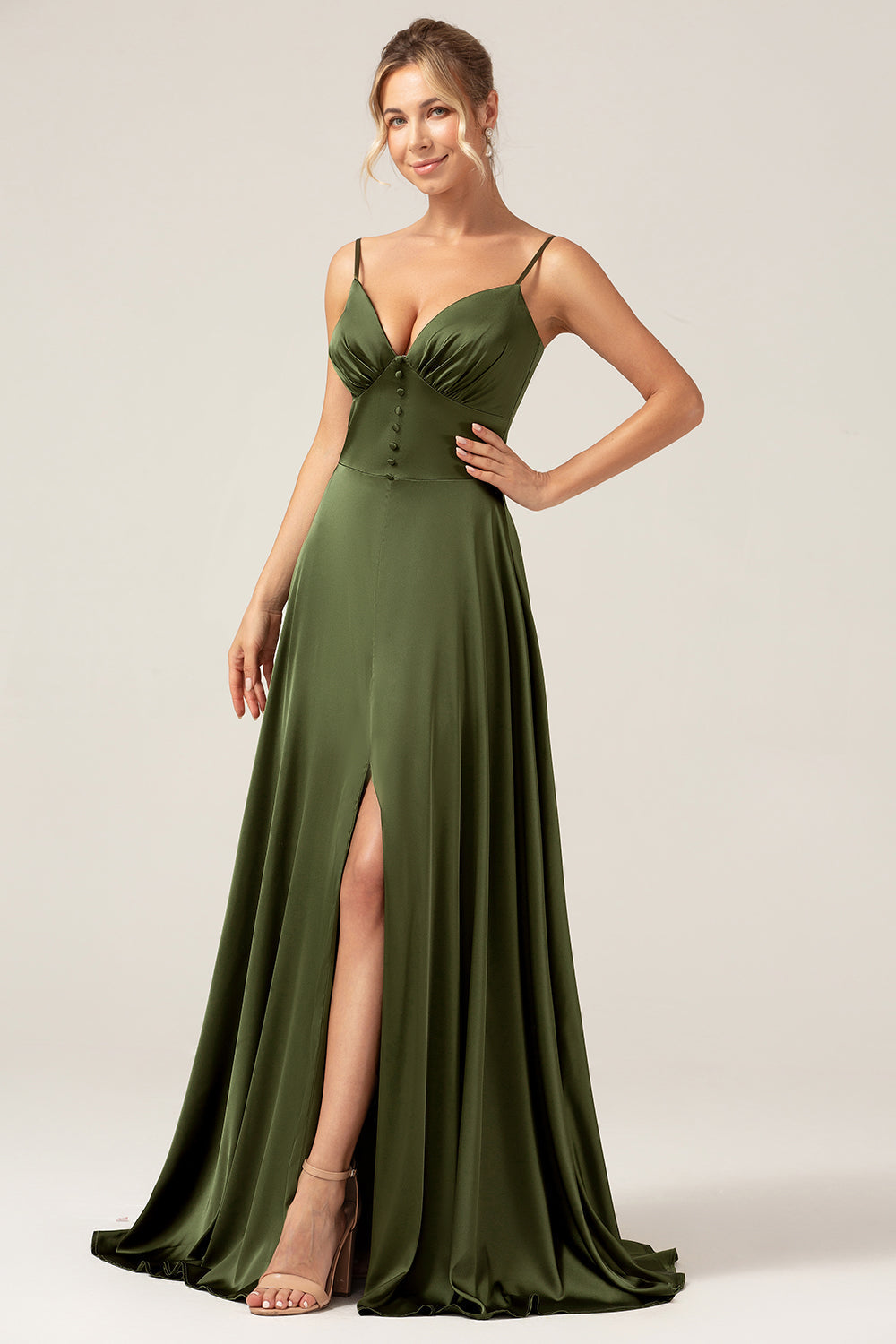 Robe longue de demoiselle d'honneur A-Line en satin olive à fines bretelles avec fente