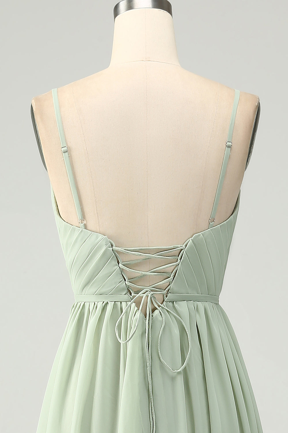 Robe longue de demoiselle d'honneur trapèze en mousseline couleur sauge poussiéreuse à bretelles spaghetti avec fente