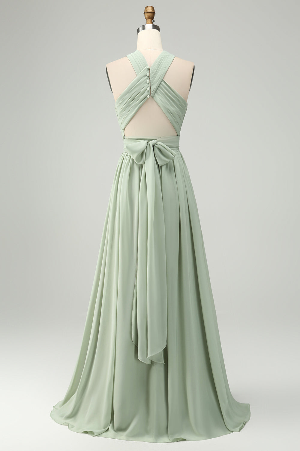 Robe longue de demoiselle d'honneur plissée en mousseline vert sauge à licou coupe trapèze avec fente