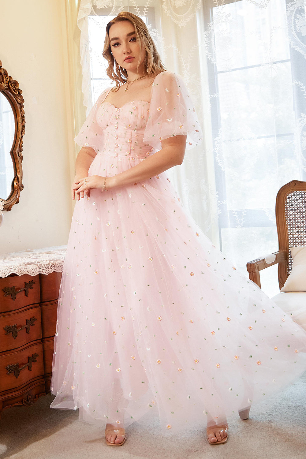 Robe de bal grande taille évasée rose poudré avec broderies et épaules dénudées