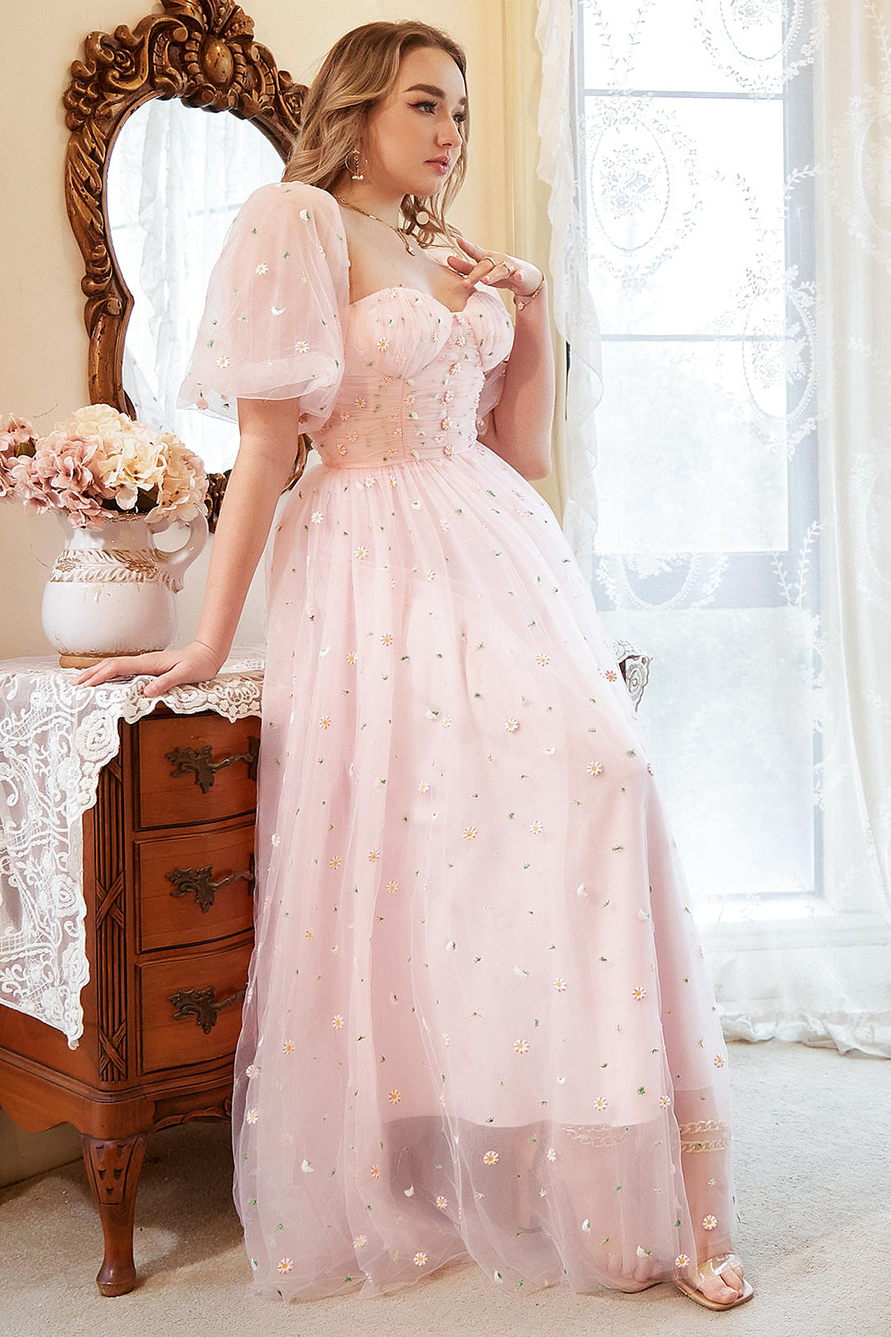 Robe de bal grande taille évasée rose poudré avec broderies et épaules dénudées