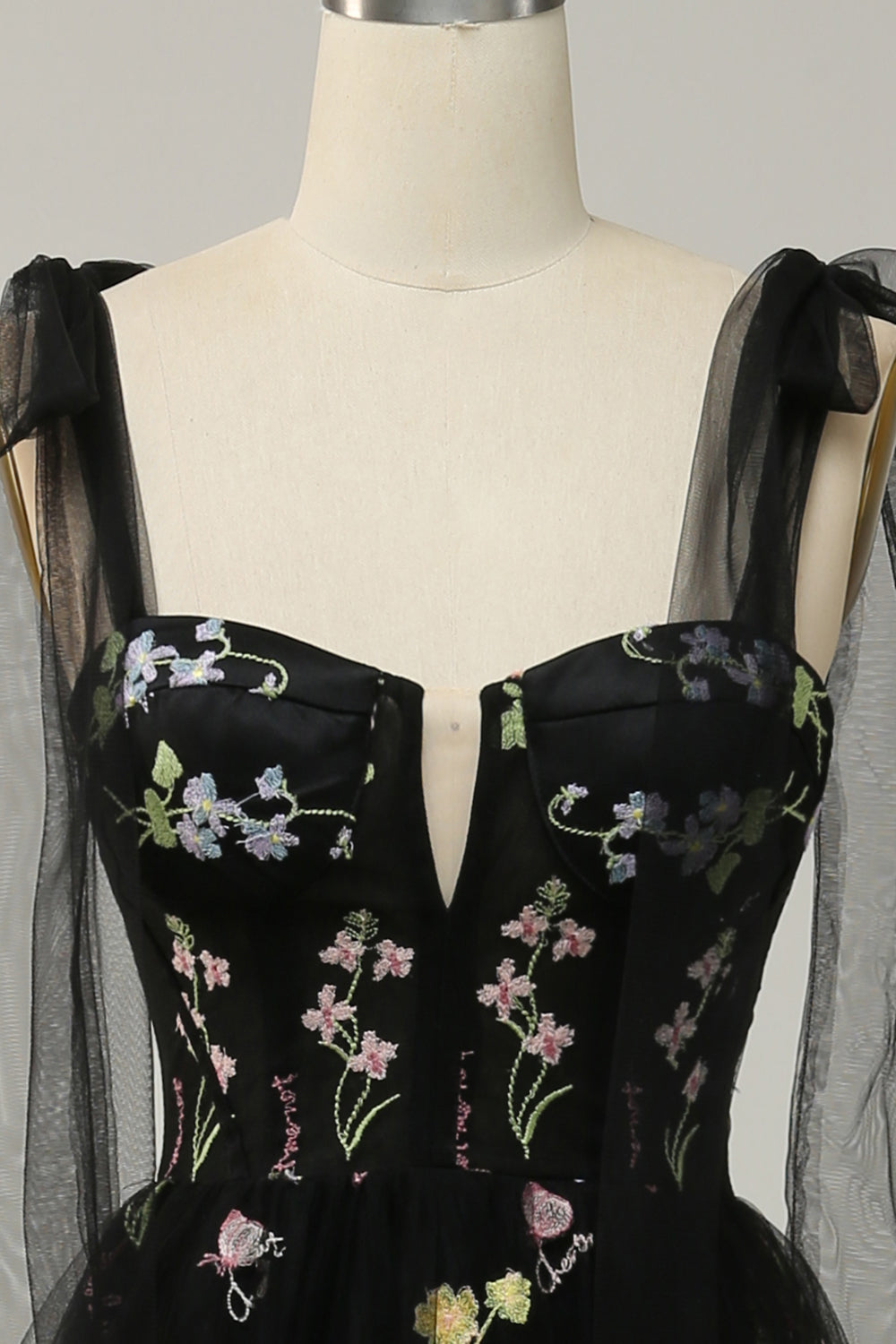 Robe longue de bal corset brodée noire