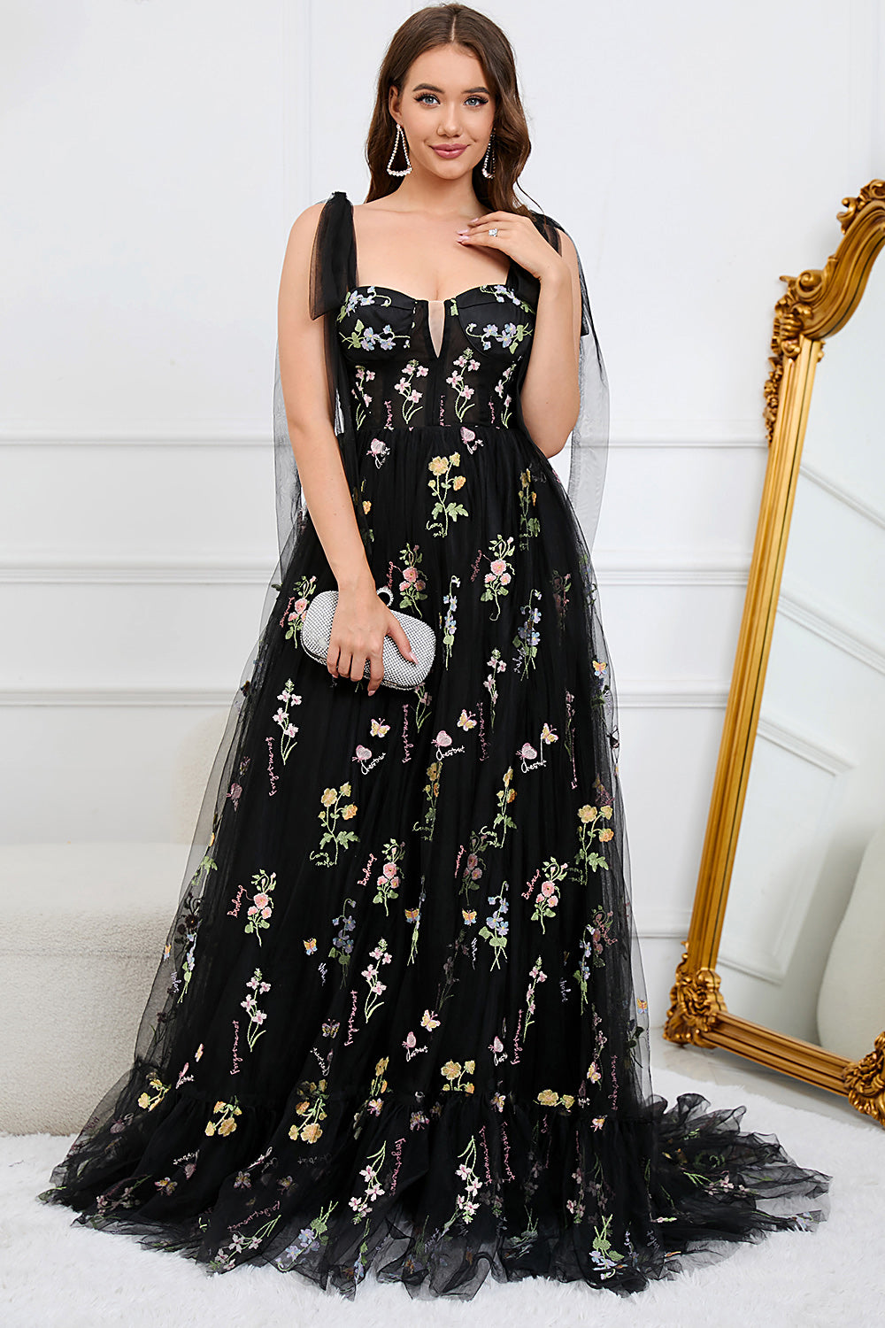 Robe de bal longue corset brodée lilas coupe trapèze