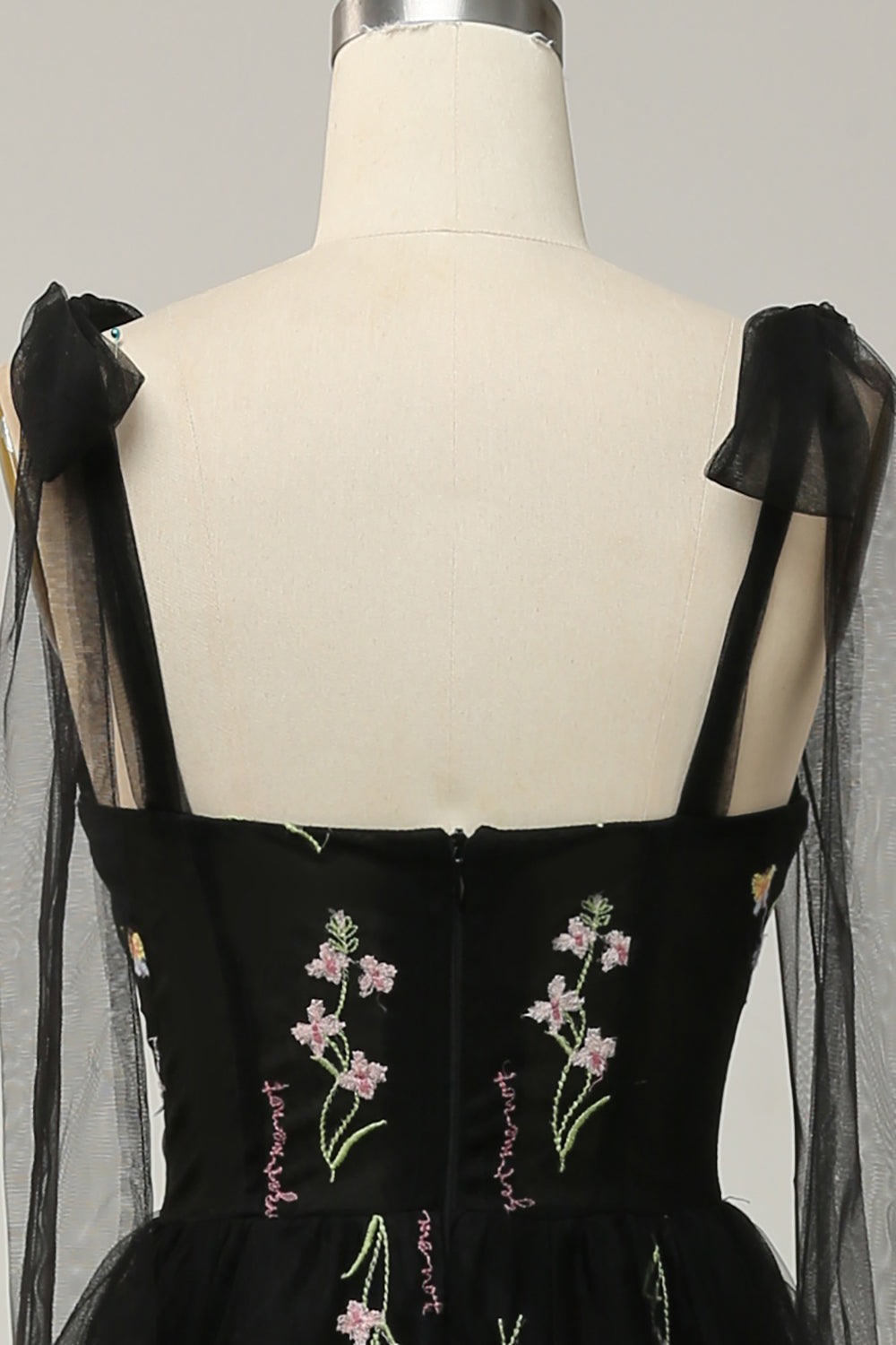 Robe longue de bal corset brodée noire