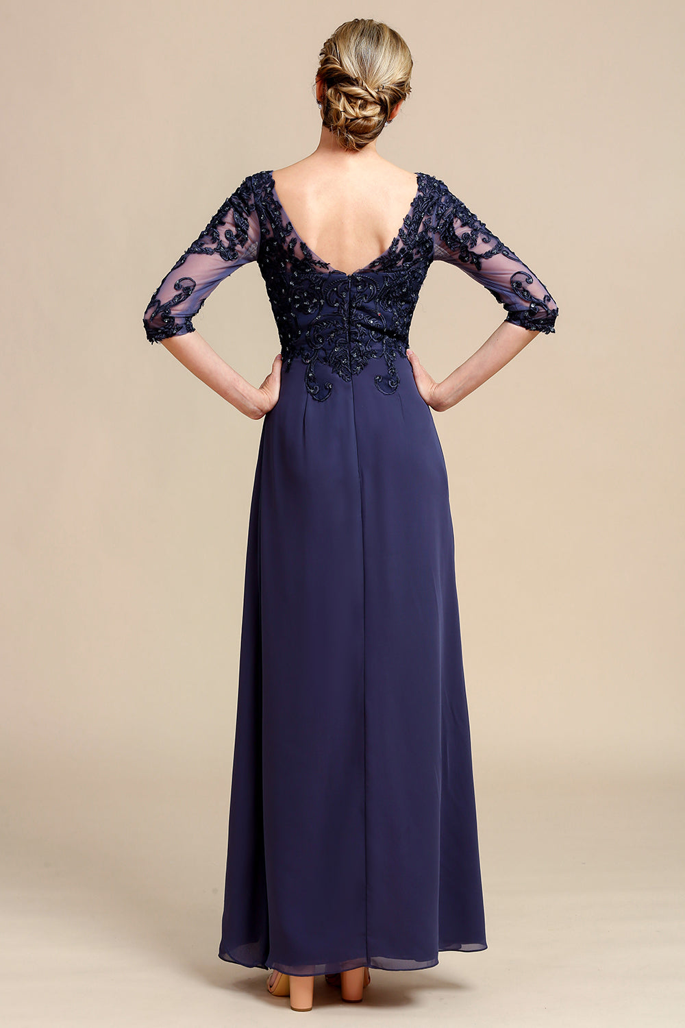 Robe bleue de mère de la mariée à manches longues avec des appliques