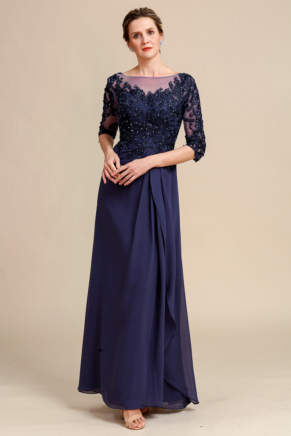 Robe bleue de mère de la mariée à manches longues avec des appliques