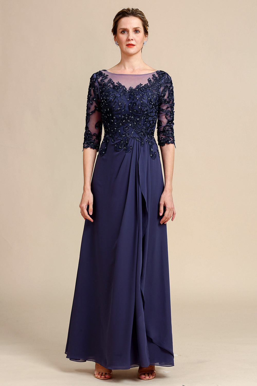Robe bleue de mère de la mariée à manches longues avec des appliques