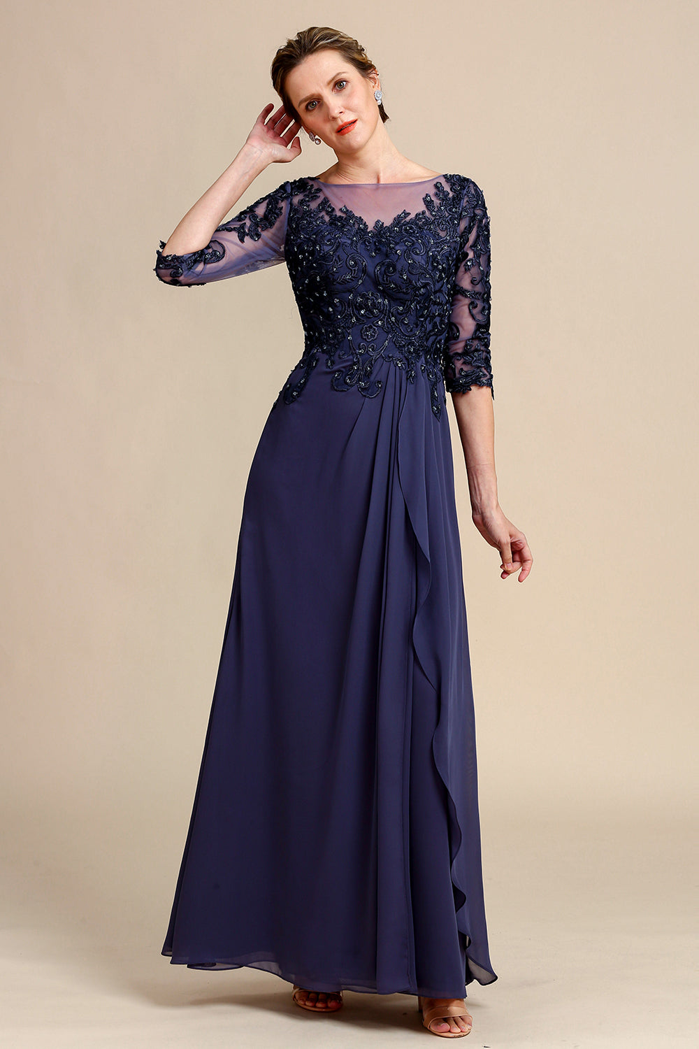 Robe bleue de mère de la mariée à manches longues avec des appliques