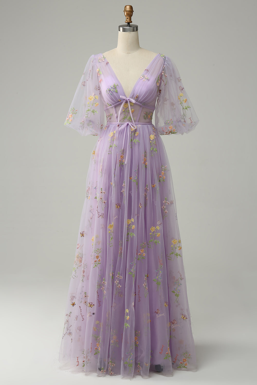 Robe de Bal Longue Lavande Coupe A avec Col en V, Broderies et Manches Courtes