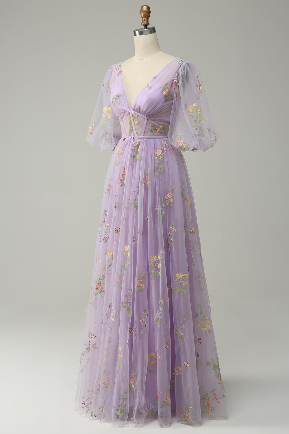 Robe de Bal Longue Lavande Coupe A avec Col en V, Broderies et Manches Courtes