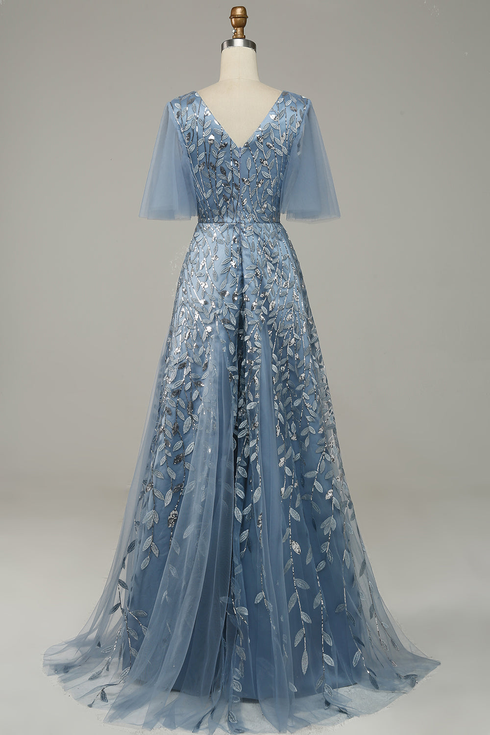 Robe de bal en tulle bleu-gris à feuilles brodées