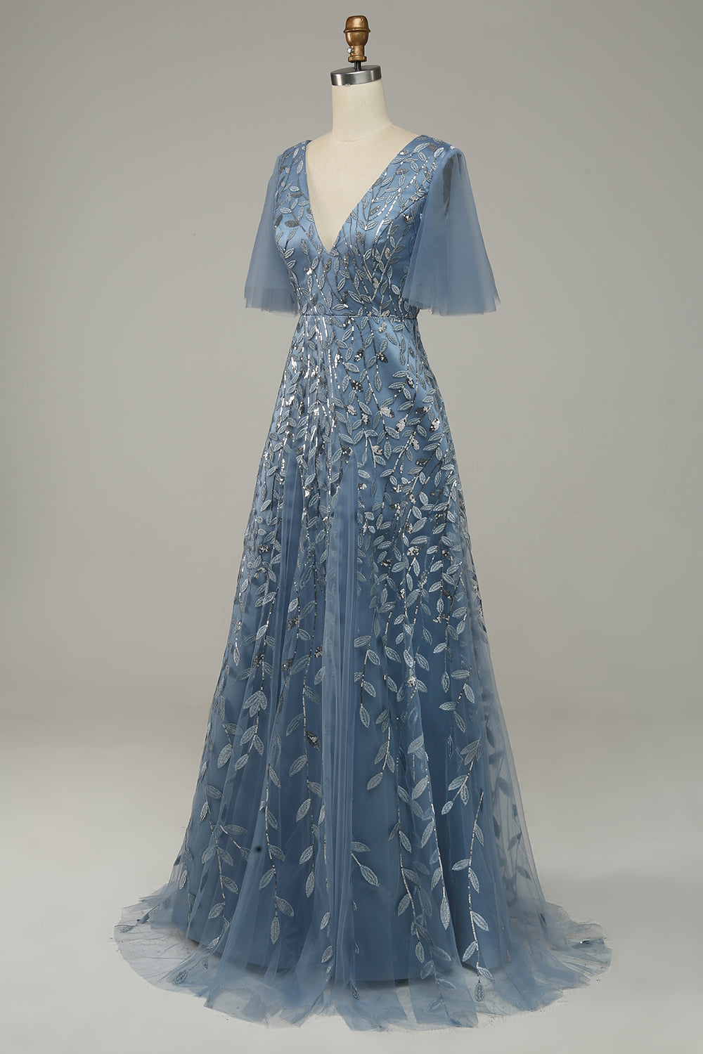 Robe de bal en tulle bleu-gris à feuilles brodées