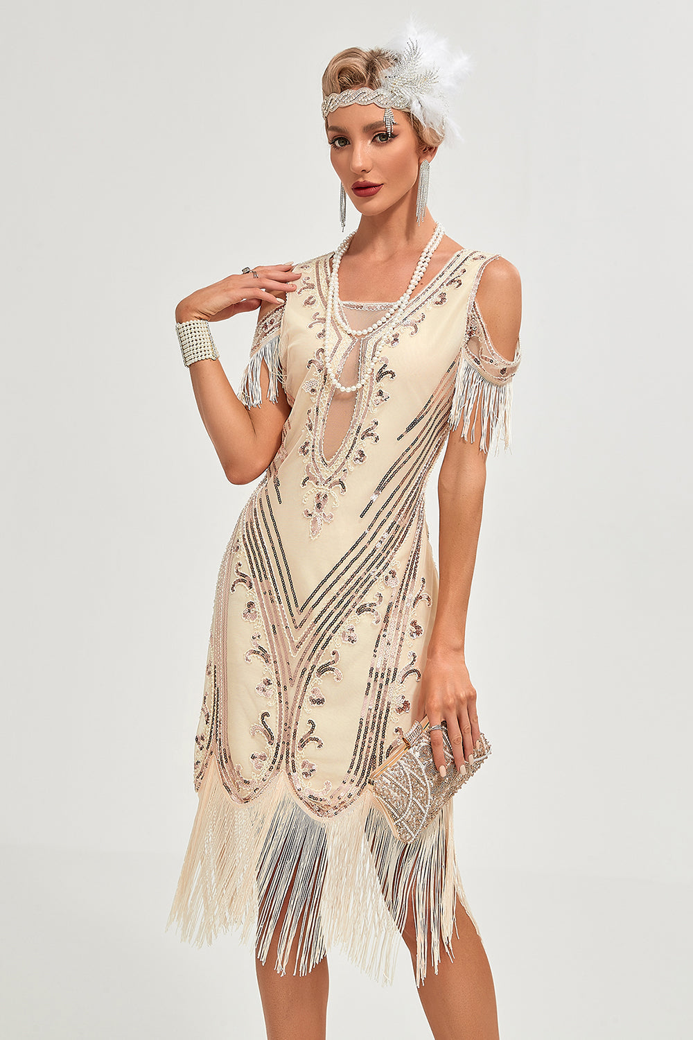 Robe Gatsby années 20 noire à épaules dénudées, sequins et franges