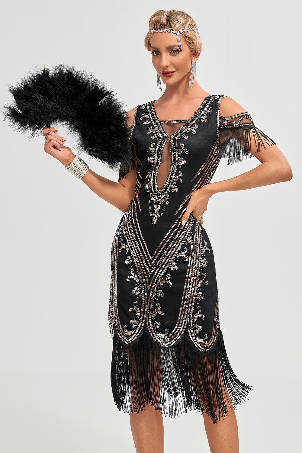 Robe Gatsby années 20 noire à épaules dénudées, sequins et franges
