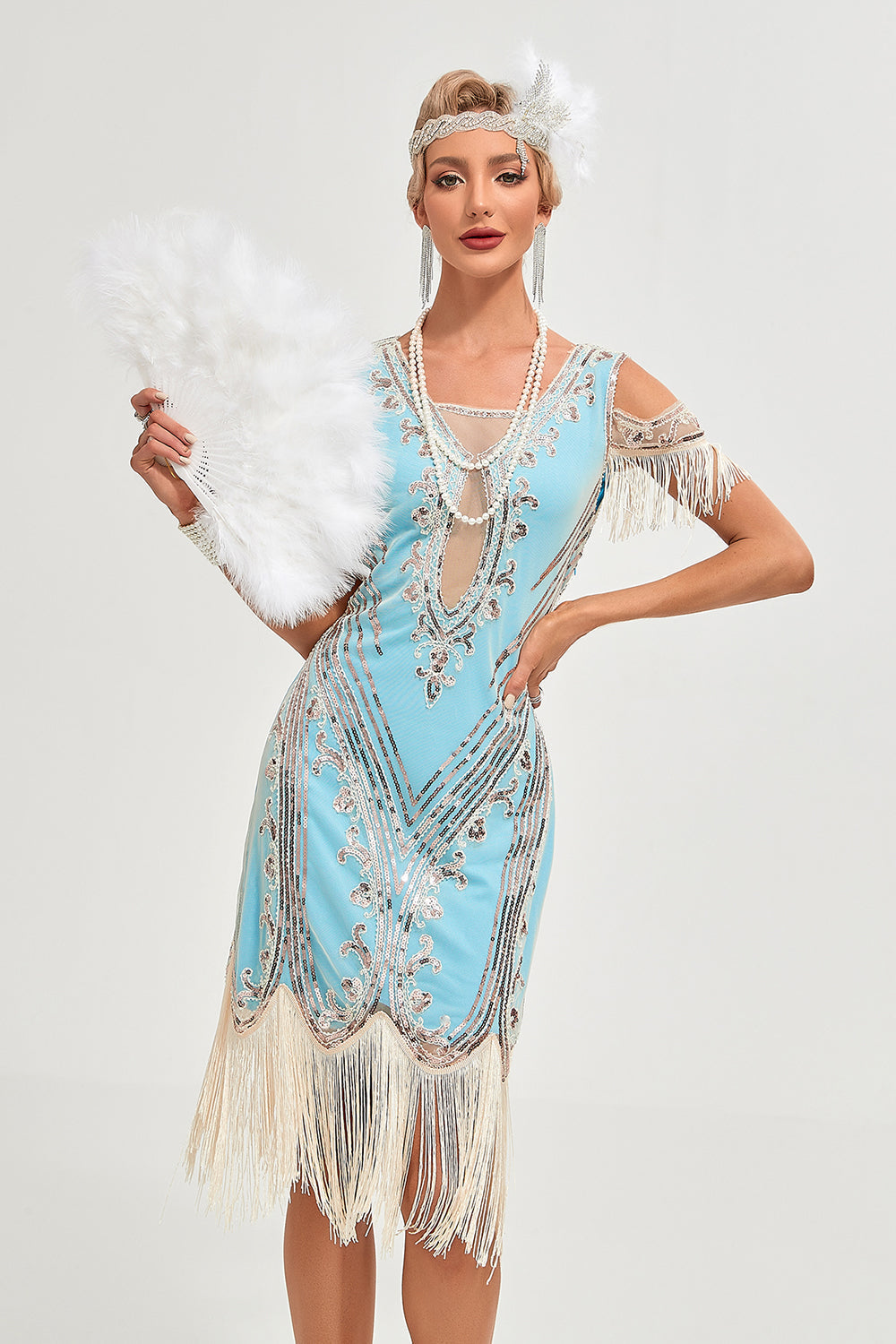 Robe Gatsby années 20 noire à épaules dénudées, sequins et franges