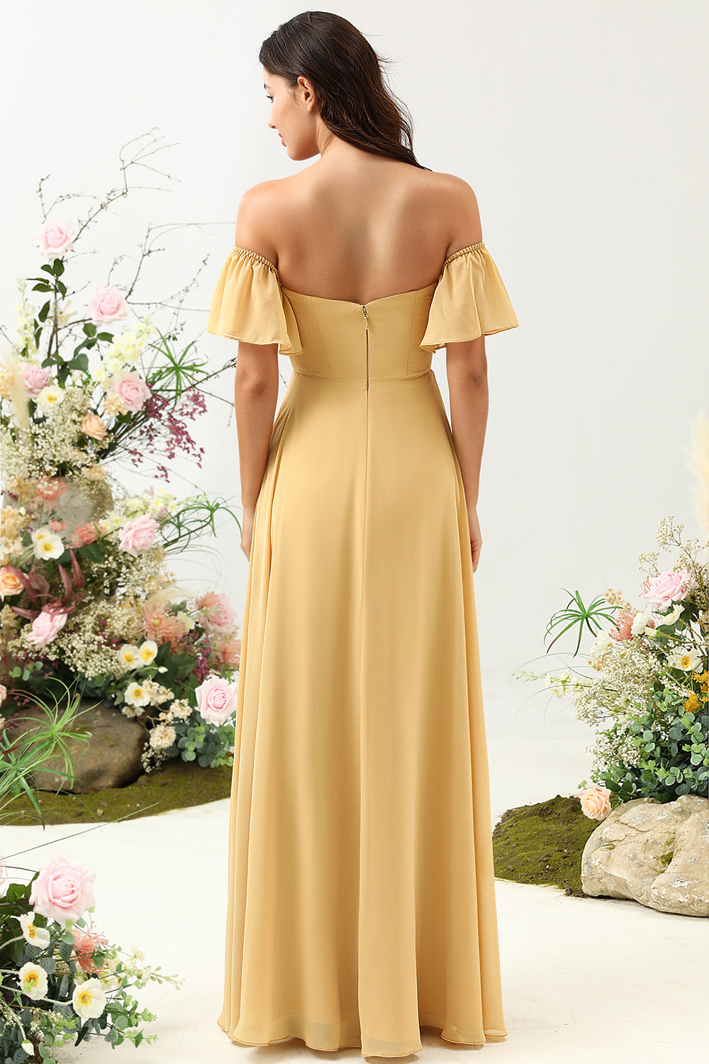 Robe de demoiselle d'honneur longue jaune à épaules dénudées
