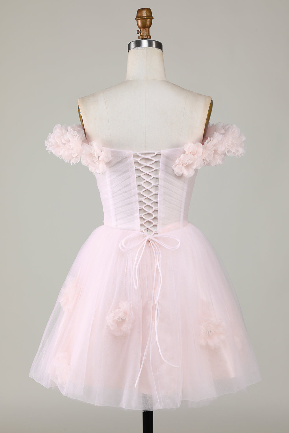 Jolie robe courte de bal de fin d'études rose à fleurs, coupe trapèze et épaules dénudées