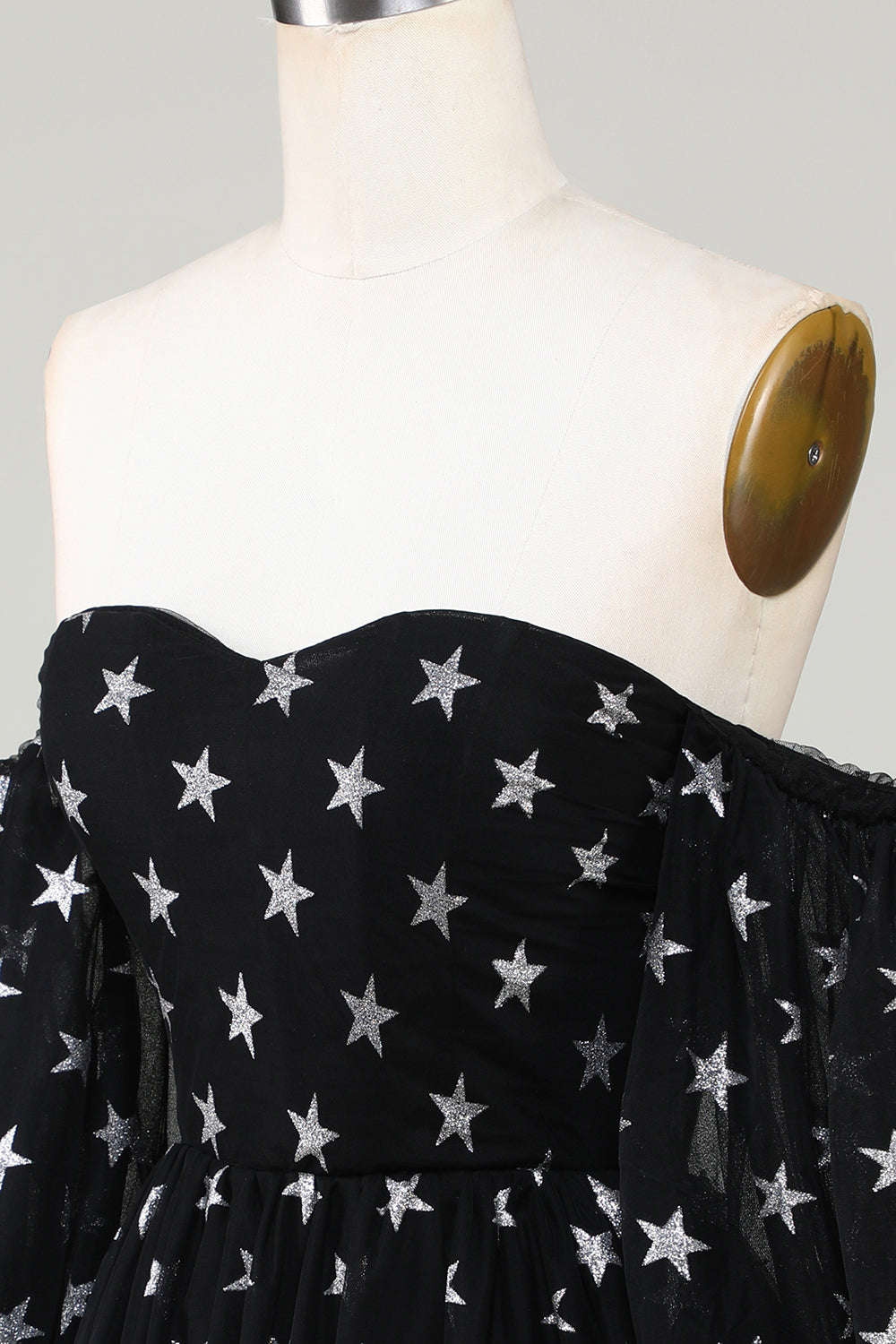 Robe de bal courte noire étoilée à épaules dénudées