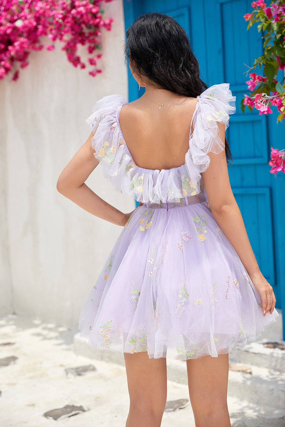 Robe de bal de fin d'études en tulle avec volants et broderie aux épaules dénudées